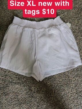 Time and Tru White High-Waist Elastic Linen-Blend Shorts